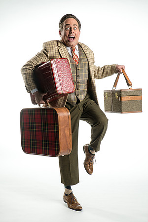 ONE MAN, TWO GUVNORS-2